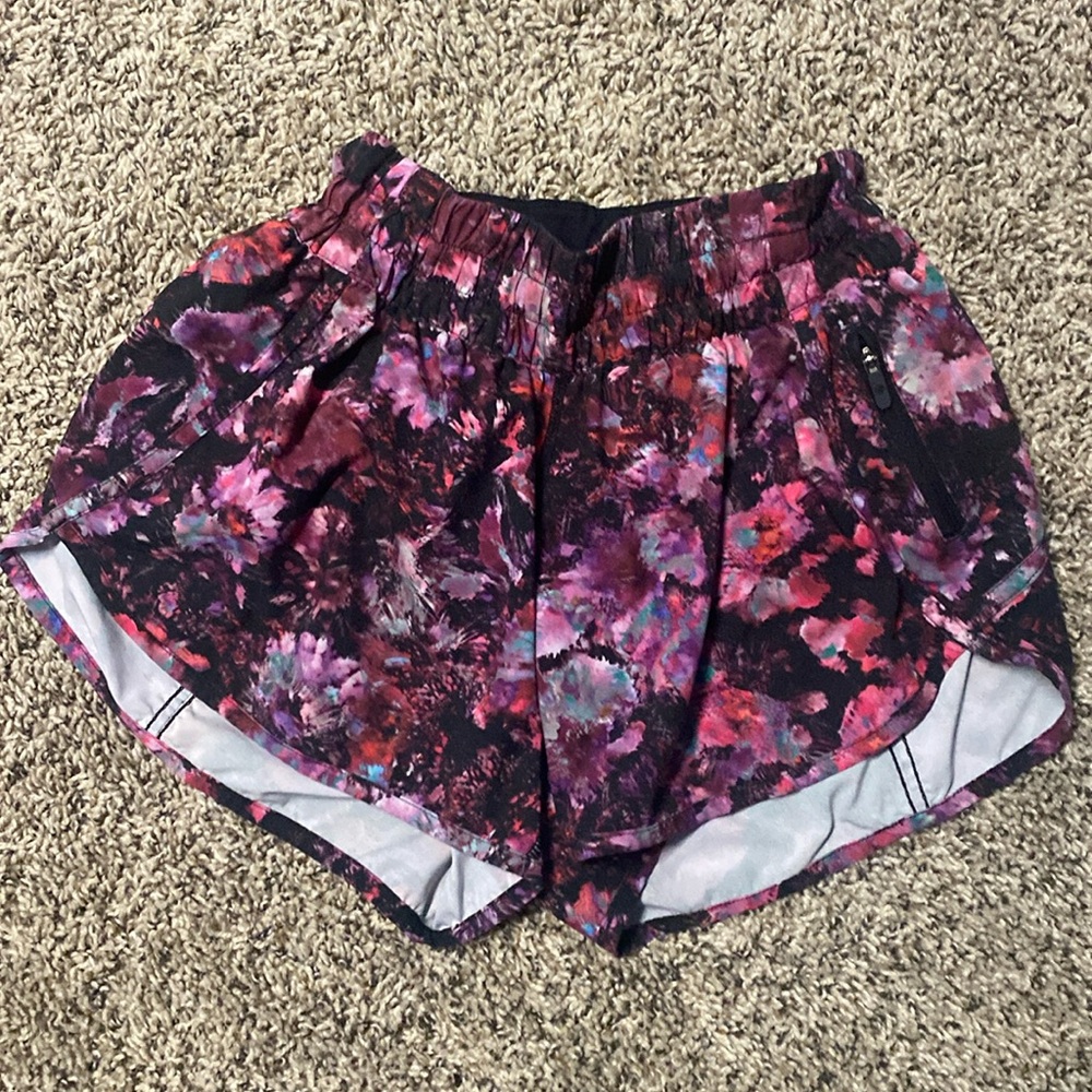 Lululemon women’s hotty hots